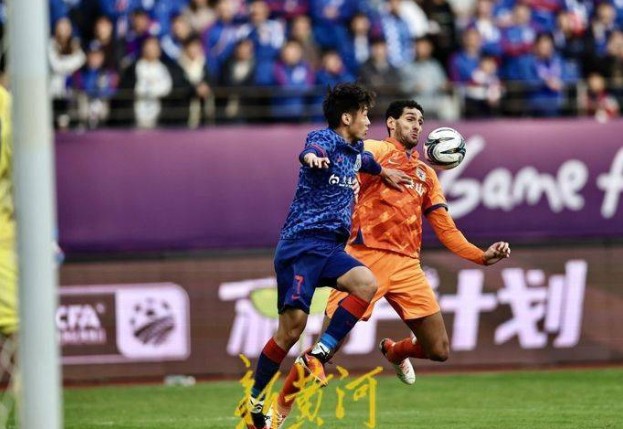 于汉超一击制胜 10人申花1-0泰山夺冠