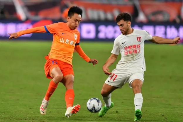 郑铮第90分钟绝杀 泰山1-0蓉城连续七年进决赛 