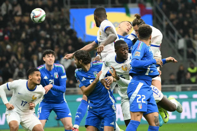 拉比奥双响迪涅造乌龙 法国3-1意大利头名晋级 `
