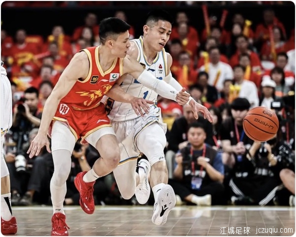 周琦13+14胡金秋26分 北京客场擒广厦总分1-0