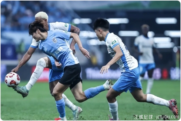 阿齐兹段刘愚各建一功 西海岸客场2-0英博3连胜 