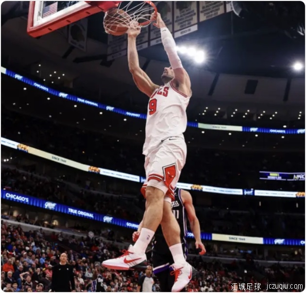 公牛力克国王迎4连胜 布泽利斯27分 吉迪20+8+12 拉文30分