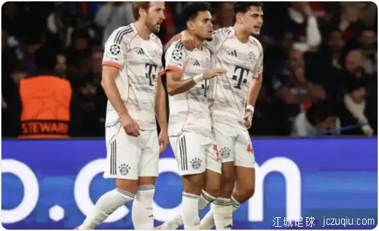 开季16连胜!十人拜仁2-1巴黎全胜领跑 迪亚斯双响+剪刀脚直红