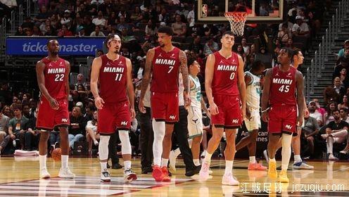 首节53分！热火击退黄蜂 鲍威尔25分 克尼佩尔30+8