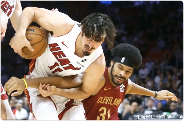 维金斯0.4秒空接绝杀米切尔28+15 热火加时击败骑士