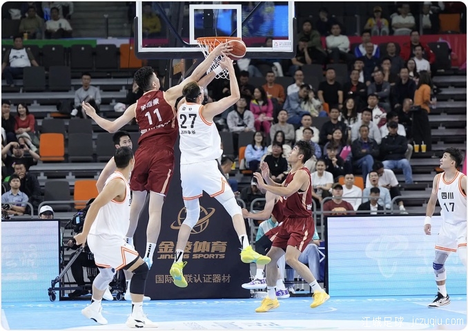 浙江险胜四川 王奕博18+5 周琦19+9 大秋21+5