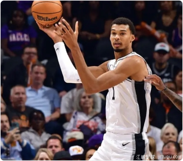 文班亚马38+12+5帽吉迪缺阵 马刺擒公牛迎三连胜