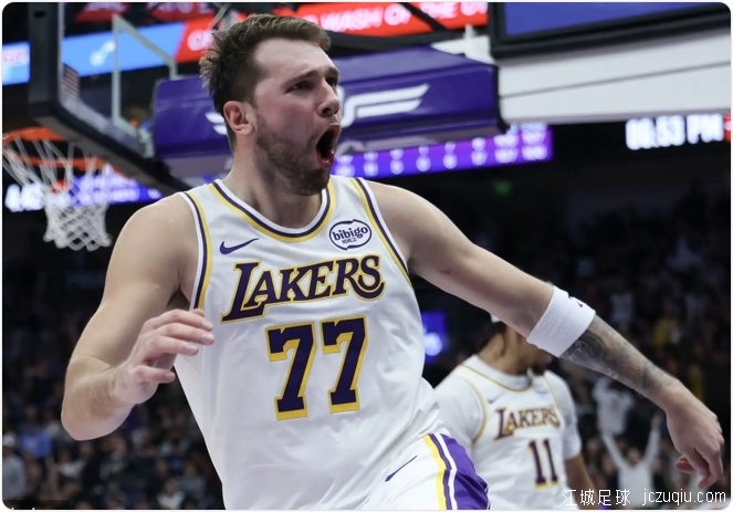 老詹17+8东契奇33+11+8 小里22+10湖人险胜爵士