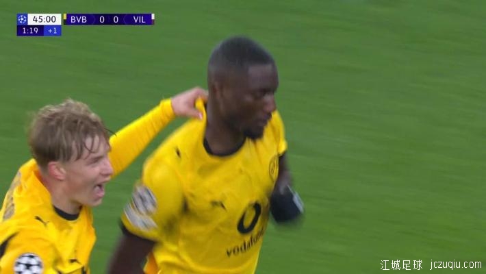 近四场首胜！多特4-0十人比利亚雷亚尔 吉拉西双响福伊特直红