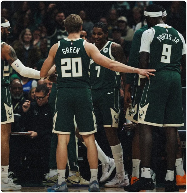 12月04日 NBA常规赛 活塞vs雄鹿 全场录像回放