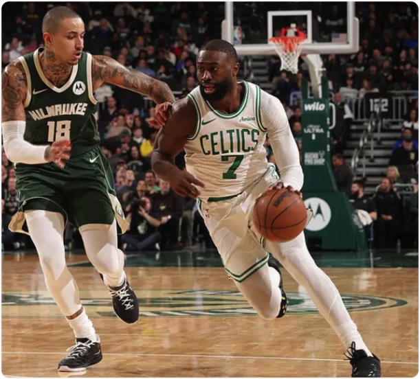 12月12日 NBA常规赛 凯尔特人vs雄鹿 全场录像回放