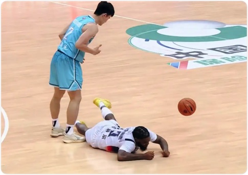 12月28日 CBA常规赛 青岛vs山东 全场录像