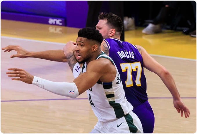 01月10日 NBA常规赛 雄鹿vs湖人 全场录像回放