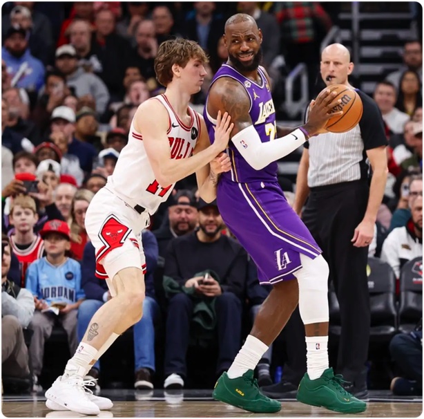 01月27日 NBA常规赛 湖人vs公牛 全场录像回放