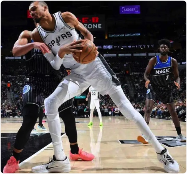 02月02日 NBA常规赛 魔术vs马刺 全场录像回放