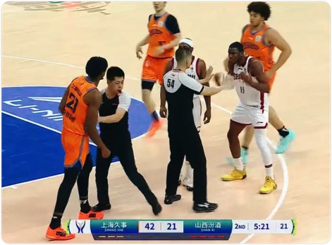 02月12日 CBA俱乐部杯决赛 上海vs山西 全场录像回放