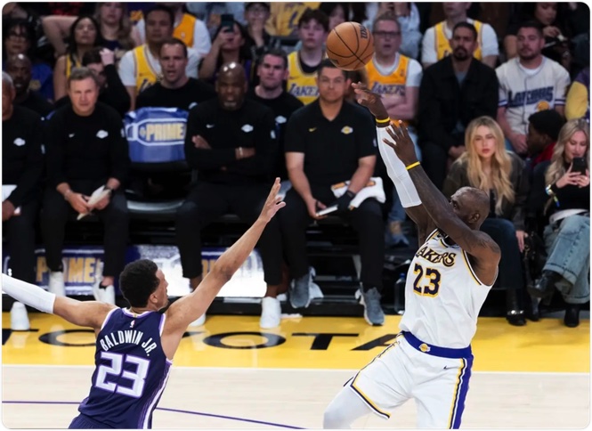 03月02日 NBA常规赛 国王vs湖人 全场录像回放